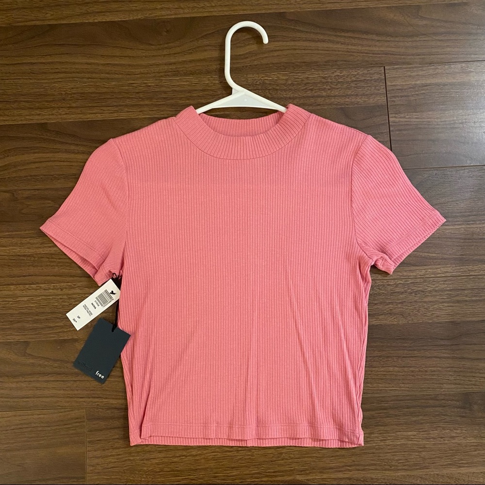Aritzia pink tshirt/crop top brand new $20